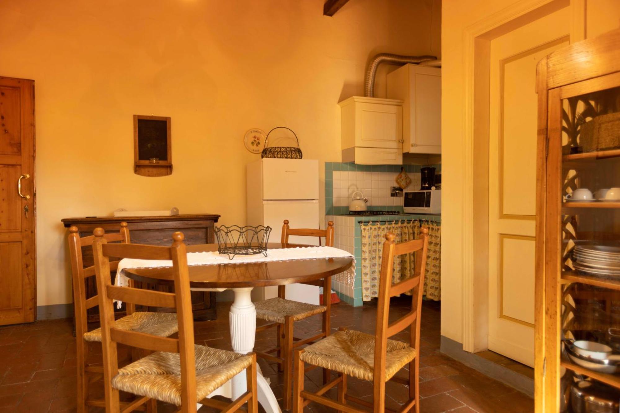 モンテスペルトリ Fattoria Poggio Capponiヴィラ エクステリア 写真